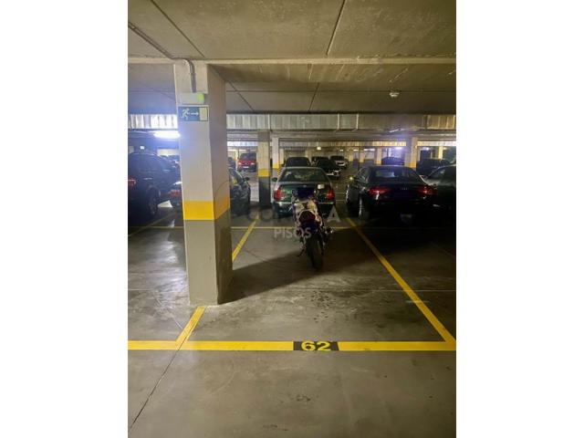 Parking En alquiler en Pamplona - Iruña photo 0