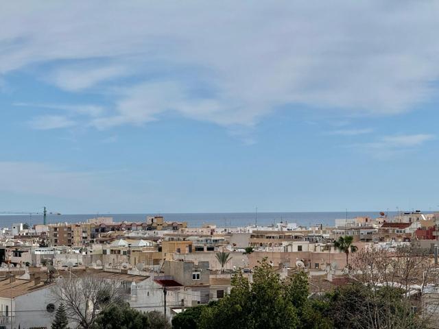 APARTAMENTO DE 3 DORMITORIOS REFORMADO CON PISCINA, PARKING Y VISTAS DESPEJADAS EN NUEVA TORREVIEJA! photo 0