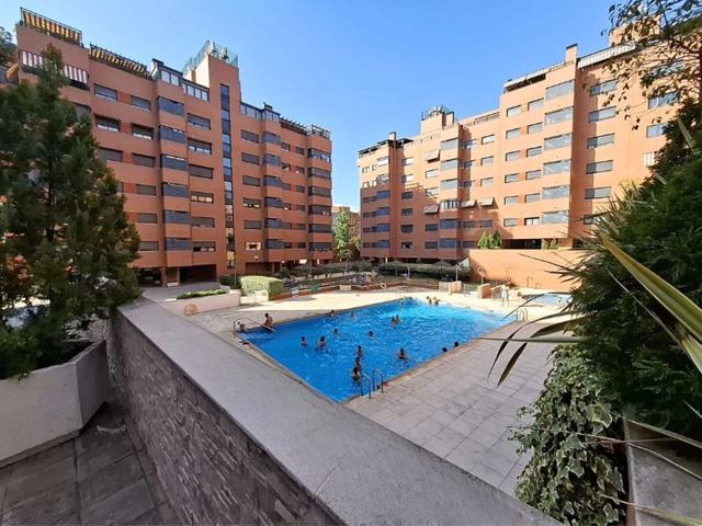 Piso En venta en Cl Julian Camarillo, San Blas, Madrid photo 0