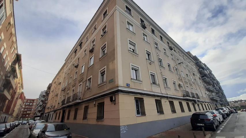 Piso En venta en Calle De Pablo Montesinos, Carabanchel, Madrid photo 0