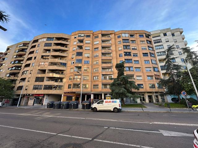 PISO EN LA AV. FERNANDO CALZADILLA, DE CUATRO DORMITORIOS, GARAJE Y TRASTERO. photo 0