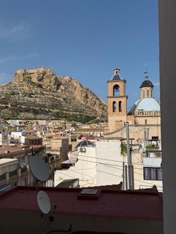 PISO ESPECTACULAR EN LA RAMBLA DE ALICANTE A ESTRENAR photo 0
