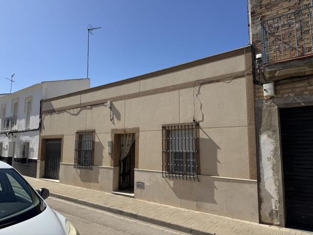 Casa en venta en Lantejuela photo 0