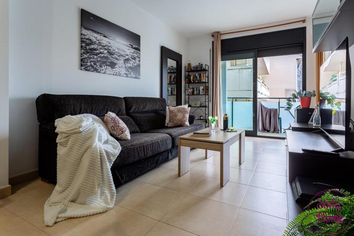 Piso de tres dormitorios con terraza en Calafell photo 0