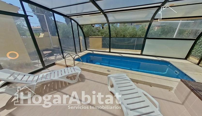 ¡SEGUNDA LÍNEA DE PLAYA! PRECIOSO CHALET PAREADO SEMINUEVO CON GARAJE Y PISCINA PRIVADA photo 0