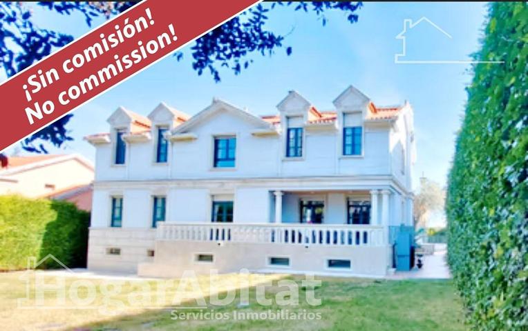 ¡CASA ESPECTACULAR, LO TIENE TODO! AMPLIA Y LUMINOSA CON GARAJE, TERRAZA Y JARDÍN photo 0