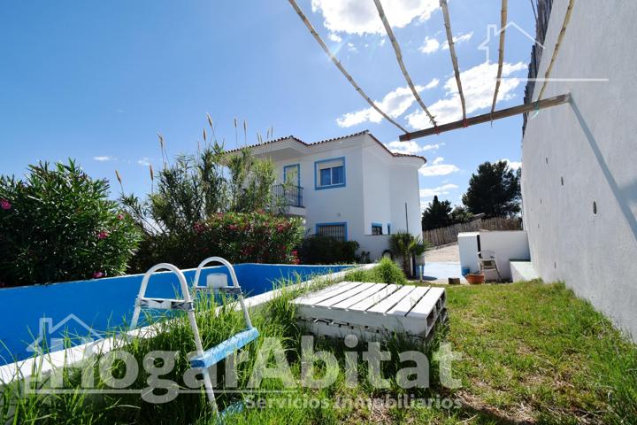 PRECIOSO CHALET REFORMADO CON PISCINA PRIVADA, TERRAZA Y PARCELA photo 0