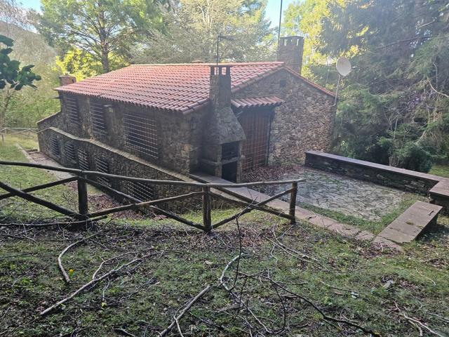 FOGARS DE MONTCLÚS (SANTA FE): CASA DE PIEDRA TIPO REFUGIO PARA AMANTES DE LA NATURALEZA photo 0