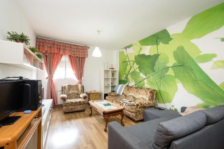 ENCANTADOR PISO DE 3 DORMITORIOS EN CÁJAR photo 0