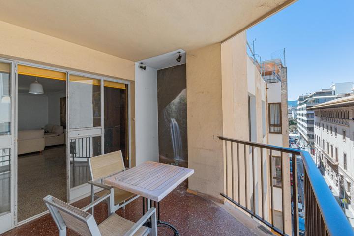 Amplio piso de 6 habitaciones en el corazón de Palma, con terraza y parking photo 0