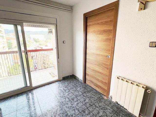 MAGNIFICO PISO DE 4 HABITACIONES REFORMADO EN SANT FELIU photo 0