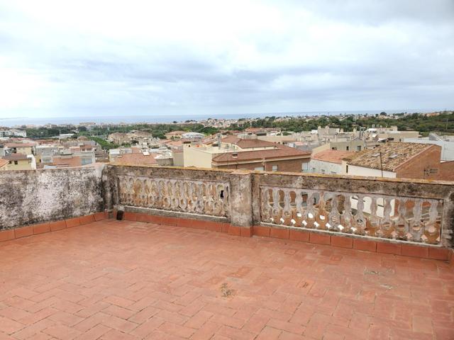 Encantadora Casa Adosada a Reformar en Calafell Pueblo photo 0