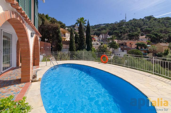 Estupenda casa en Lloret de Mar con piscina y vistas al mar photo 0