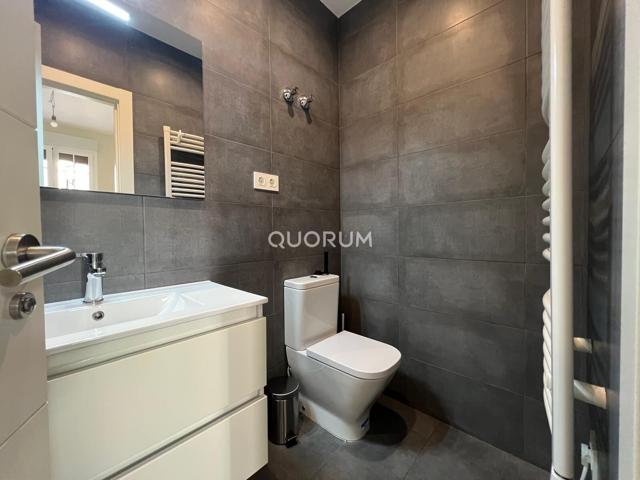 Vivienda reformada de 2 hab y 2 baños en Amezola photo 0