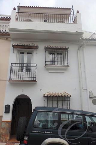 Casa De Pueblo en venta en Colmenar de 150 m2 photo 0
