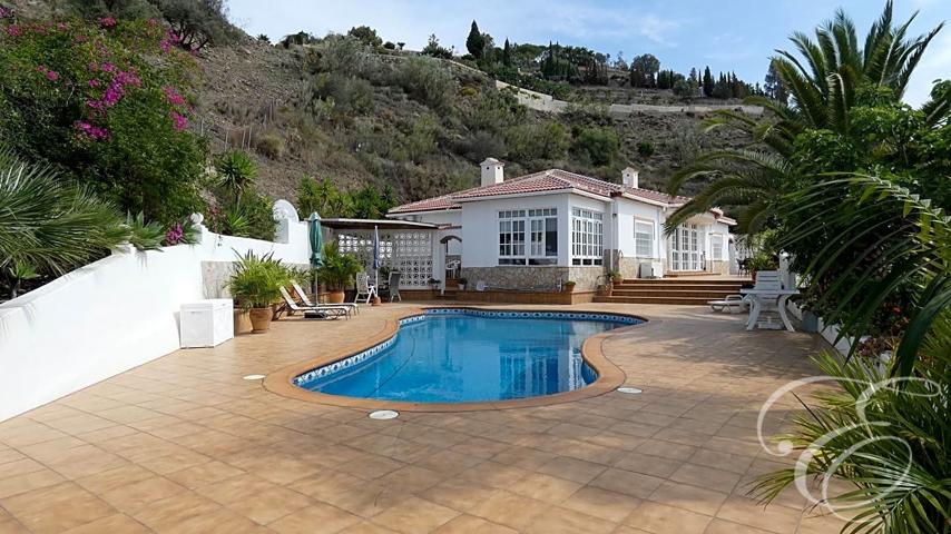 Casa - Chalet en venta en Algarrobo de 240 m2 photo 0