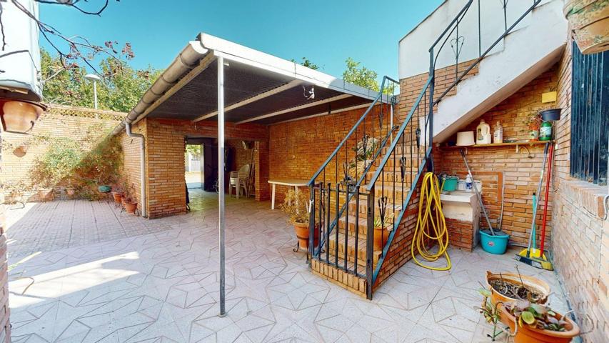 PRESENTAMOS MAGNIFICA CASA SITUADA EN LA BARRIADA DE LA ELECTROMECANICA CON 213 METROS DE SOLAR, CON UNA CASA DE MAS DE 100 METROS CUADRADOS, ZONA DE PATIO, GARAJE y AZOTEA photo 0