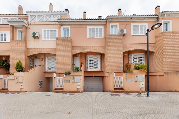 Mágnifica casa adosada en Armilla - junto al C.C.Nevada photo 0