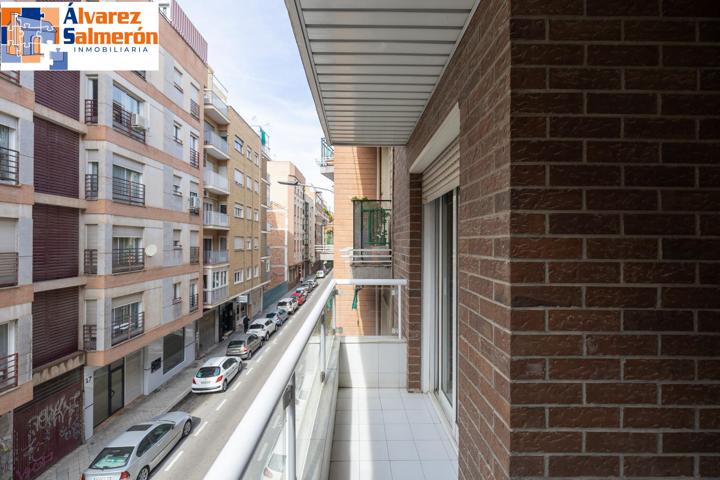 Piso en venta en calle Santa Clotilde, junto a Hipercor, con plaza de garaje photo 0