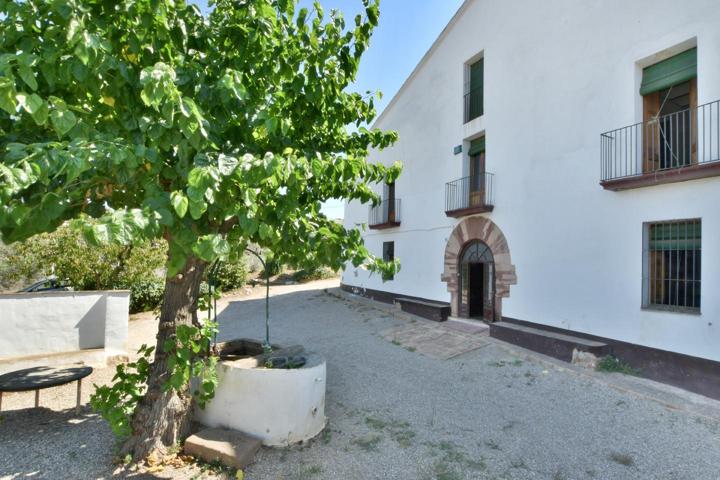 Mansión En venta en La Colonia, Sant Andreu De La Barca photo 0