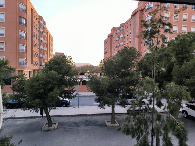 PISO DE 4 HABITACIONES EN ZONA DE TÓMBOLA. photo 0