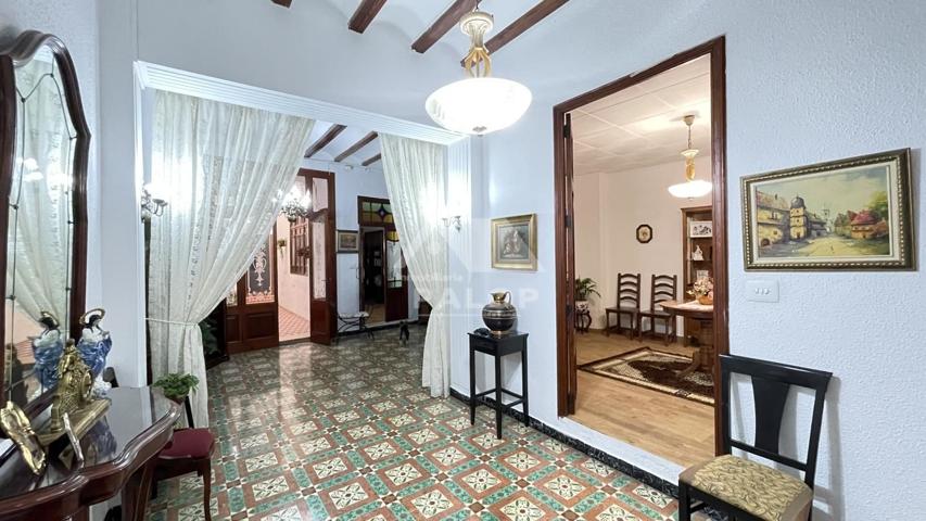 Casa modernista en venta en Carcaixent de 276 m² photo 0