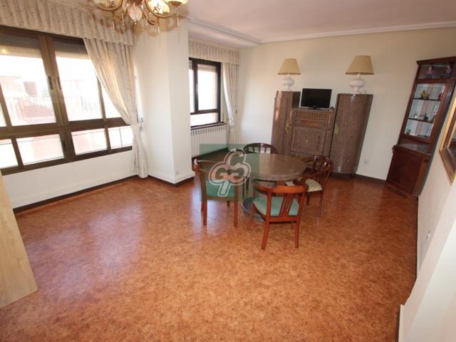 Piso En venta en Benavente photo 0