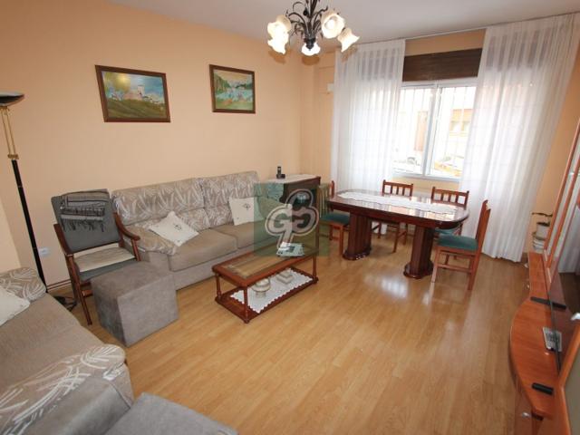Piso En venta en Benavente photo 0