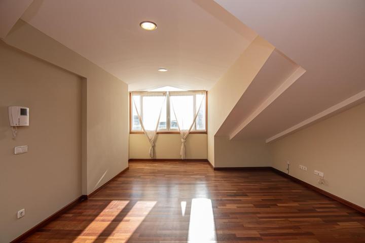 Ático muy soleado en la calle Real photo 0