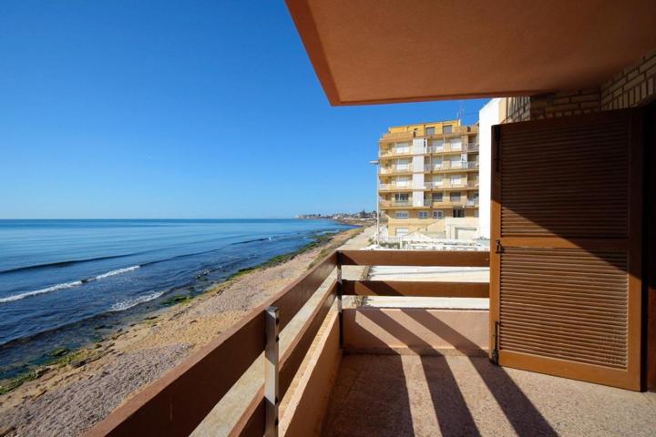 Fantástico Apartamento en Primera Línea de 3 Dormitorios en Torrevieja - ¡Ubicación privilegiada con photo 0