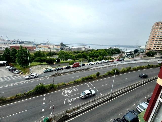 AV. DEL EJÉRCITO CON VISTAS AL PUERTO DE A CORUÑA photo 0