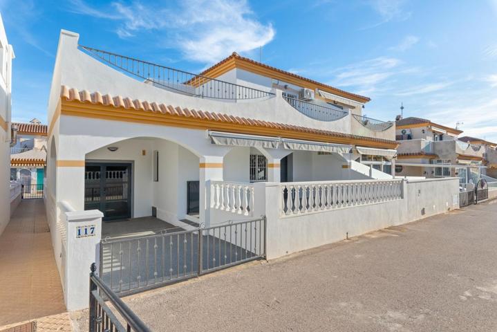 Casa En venta en Lomas De Cabo Roig, Orihuela Costa photo 0