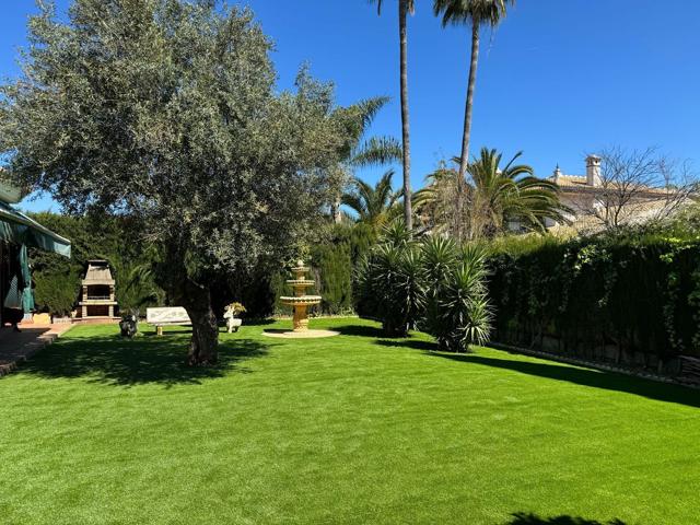 Casa En venta en Avenida De Las Begonias, El Zaudín - Club De Golf, Bormujos photo 0