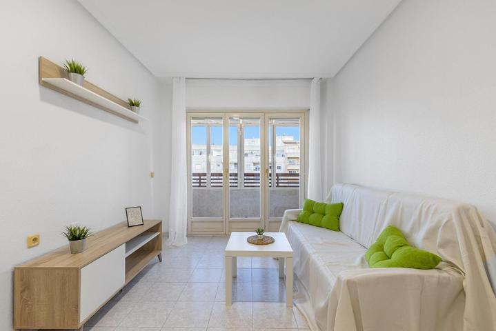 APARTAMENTO DE 1 DORMITORIO EN TORREVIEJA CON PISCINA COMUNITARIA CERCA DE LA PLAYA photo 0