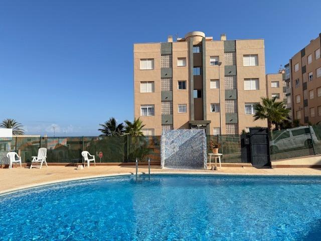 Impecable apartamento 2 habitaciones + 1 baño Orientación SUR CON VISTAS PARCIALES AL MAR photo 0
