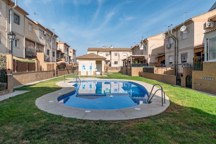 Casa en Urbanización con Piscina en Cijuela photo 0