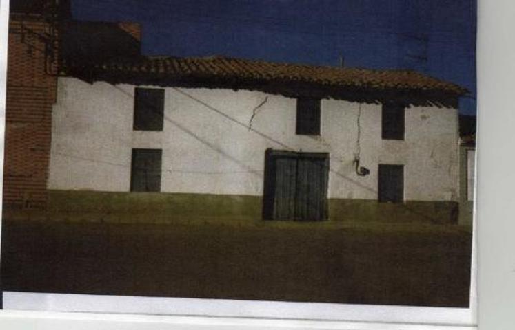 CASA PARA REFORMAR EN VALCABADO DEL PARAMO photo 0