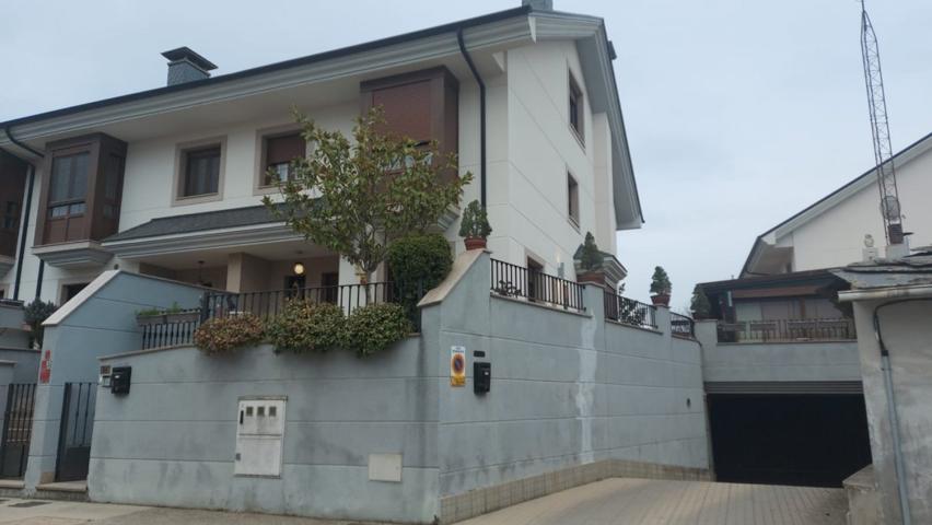 MUY BONITO CHALET EN VENTA EN FUENTES NUEVAS photo 0