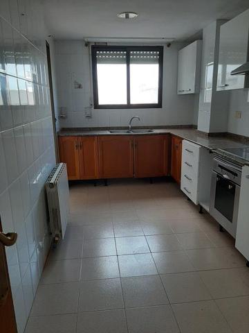 ¡Gran Oportunidad! Piso VPO Amplio, con Trastero y a Minutos del Mar, No lo Dejes Escapar photo 0