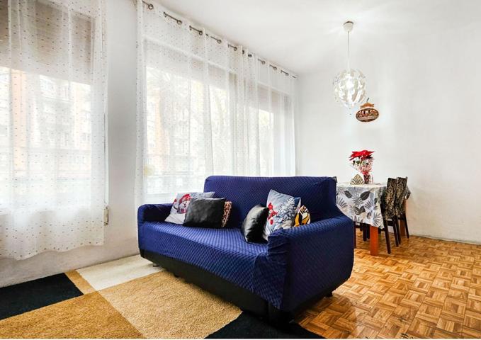 ¡Piso en venta en Les Corts, junto al Camp Nou! Oportunidad única . photo 0