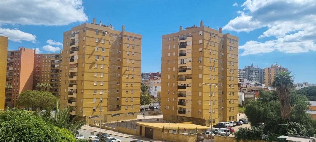 PISO MUY REFORMADO EN TORREALMIRANTE photo 0
