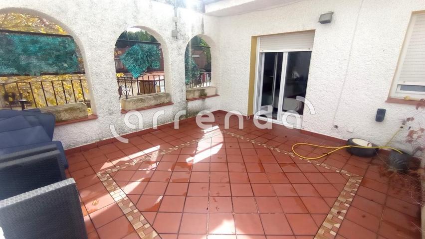 Casa - Chalet en alquiler en Cobeña de 238 m2 photo 0