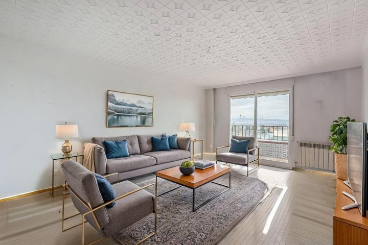 Estupendo piso en Calle Arabial, junto Hipercor. photo 0