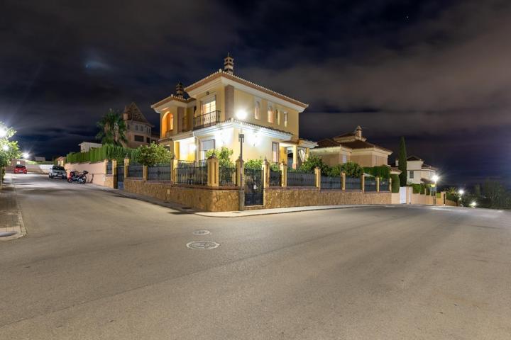 Bonito Chalet en Santa Marta, Gójar. photo 0