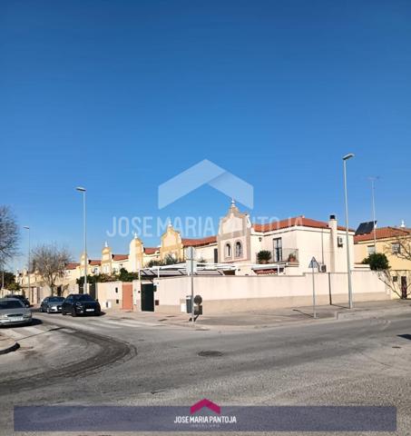ADOSADO EN ZONA PRIVILEGIADA DE JEREZ - VILLA DEL ESTE photo 0