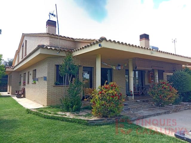 Casa En venta en Caldes De Malavella photo 0