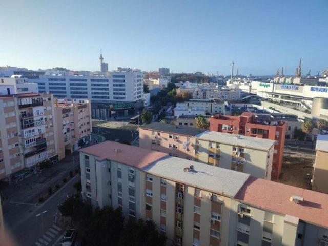 Piso En venta en Barriada - Corte Inglés, Cadiz photo 0