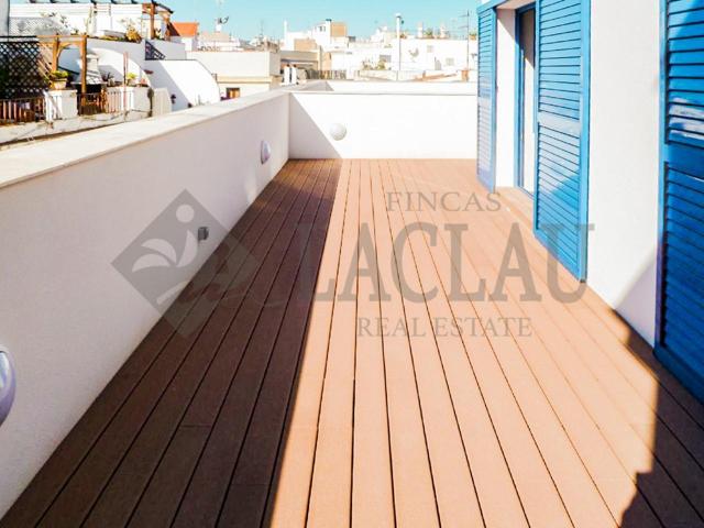 Áico con gran terraza obra nueva con piscina comunitaria y ascensor en calle Mayor photo 0