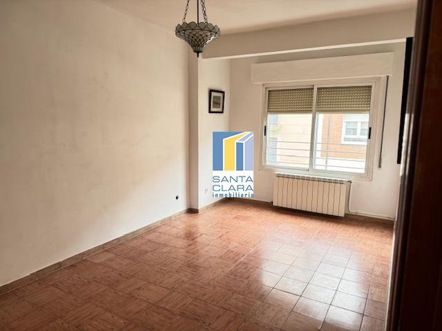 PISO EN VENTA DE 3 DORMITORIOS EN ZONA CENTRO, ZAMORA. photo 0