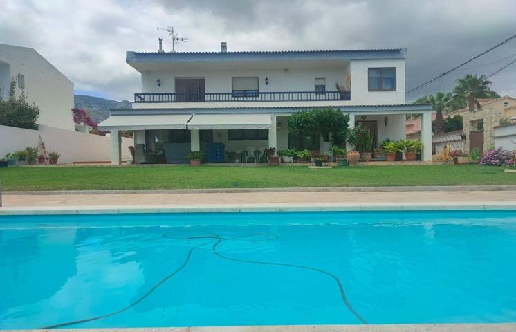 CHALET CON ENCANTO, PARA DISFRUTAR DE TU JARDIN, PISCINA, BARBACOA¡¡¡¡¡ photo 0